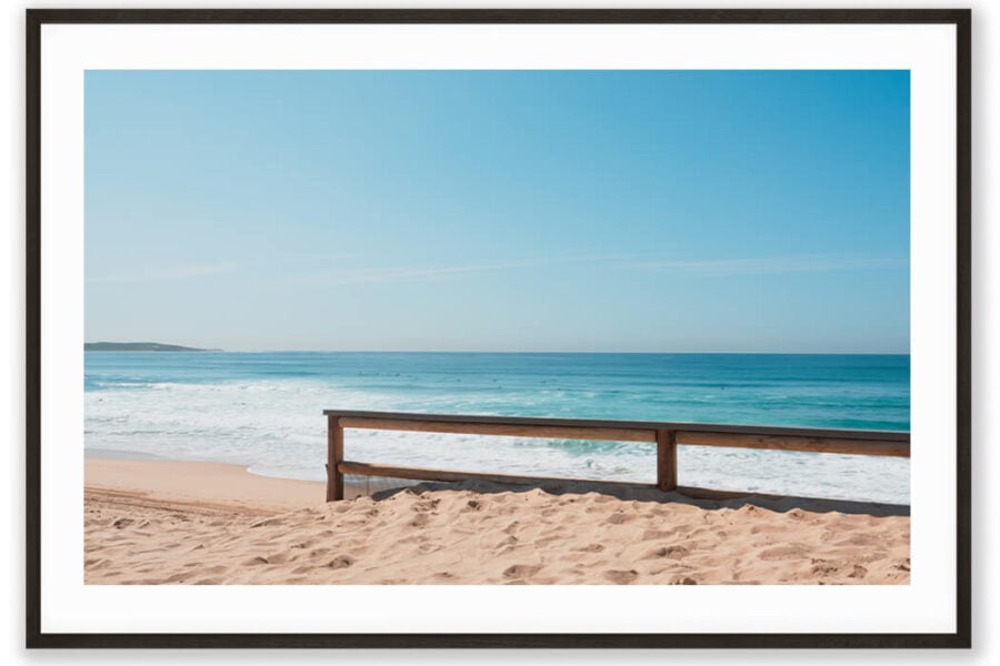 NeCr-81-landscape-framed-glass-black-with-border