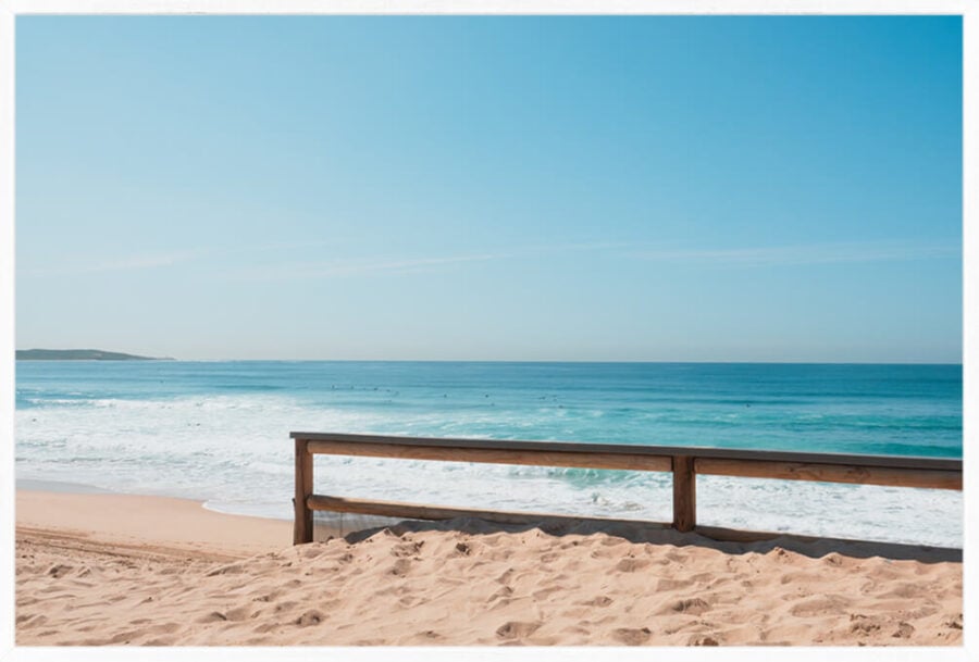 NeCr-81-landscape-framed-glass-white-without-border